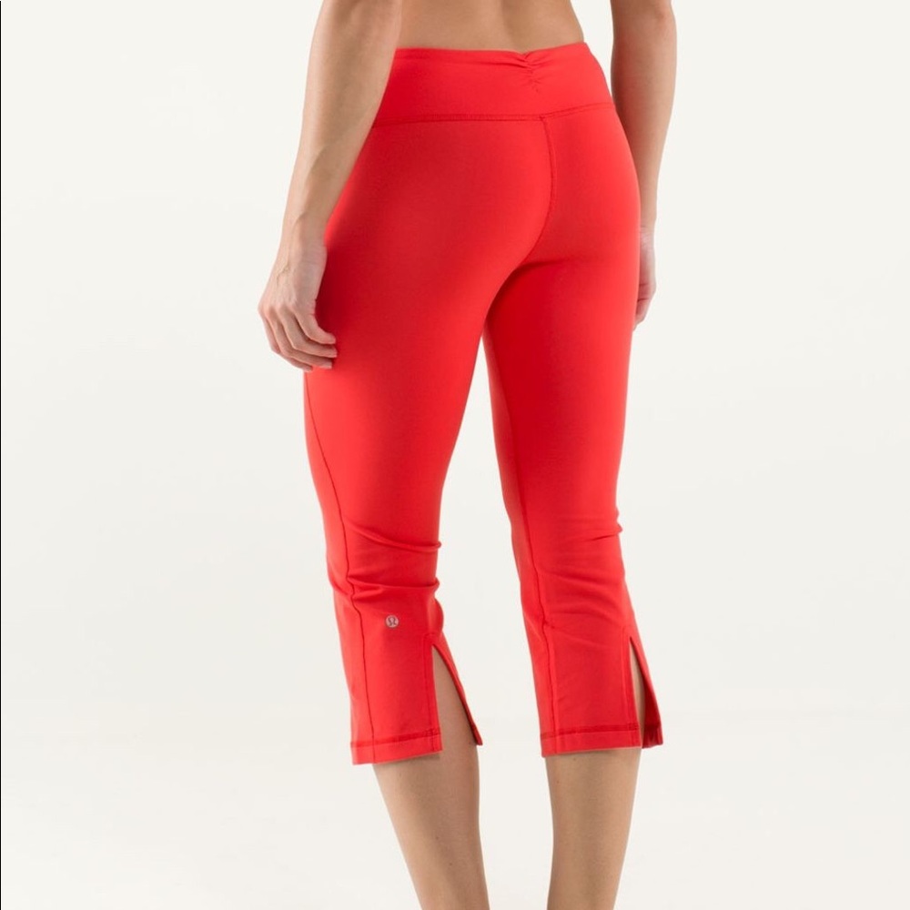 Lululemon Gather and Crow Crops